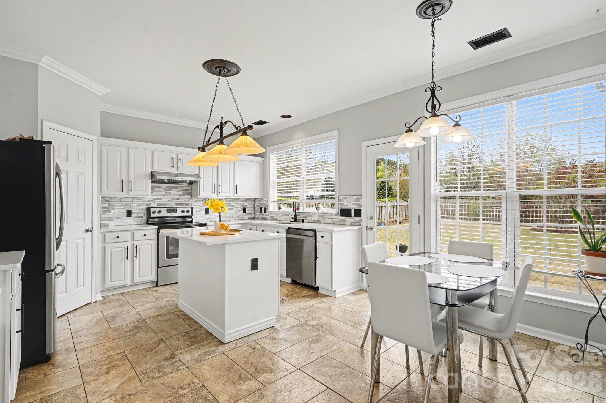 8727 Fieldcroft Drive — Charlotte