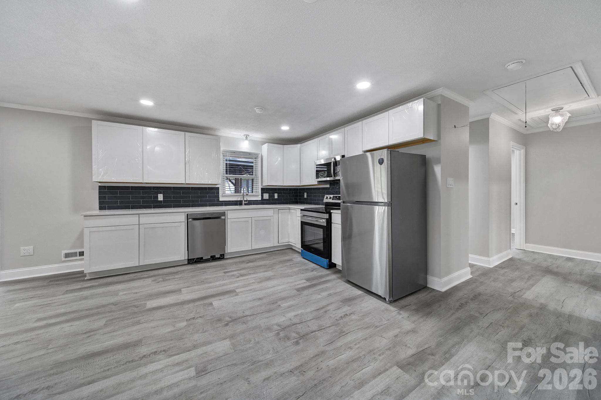 519 Amon Lane — Pineville