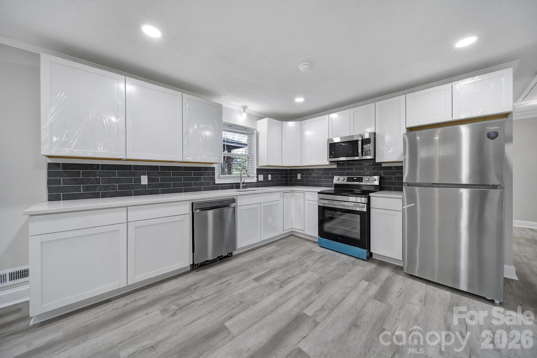 519 Amon Lane — Pineville