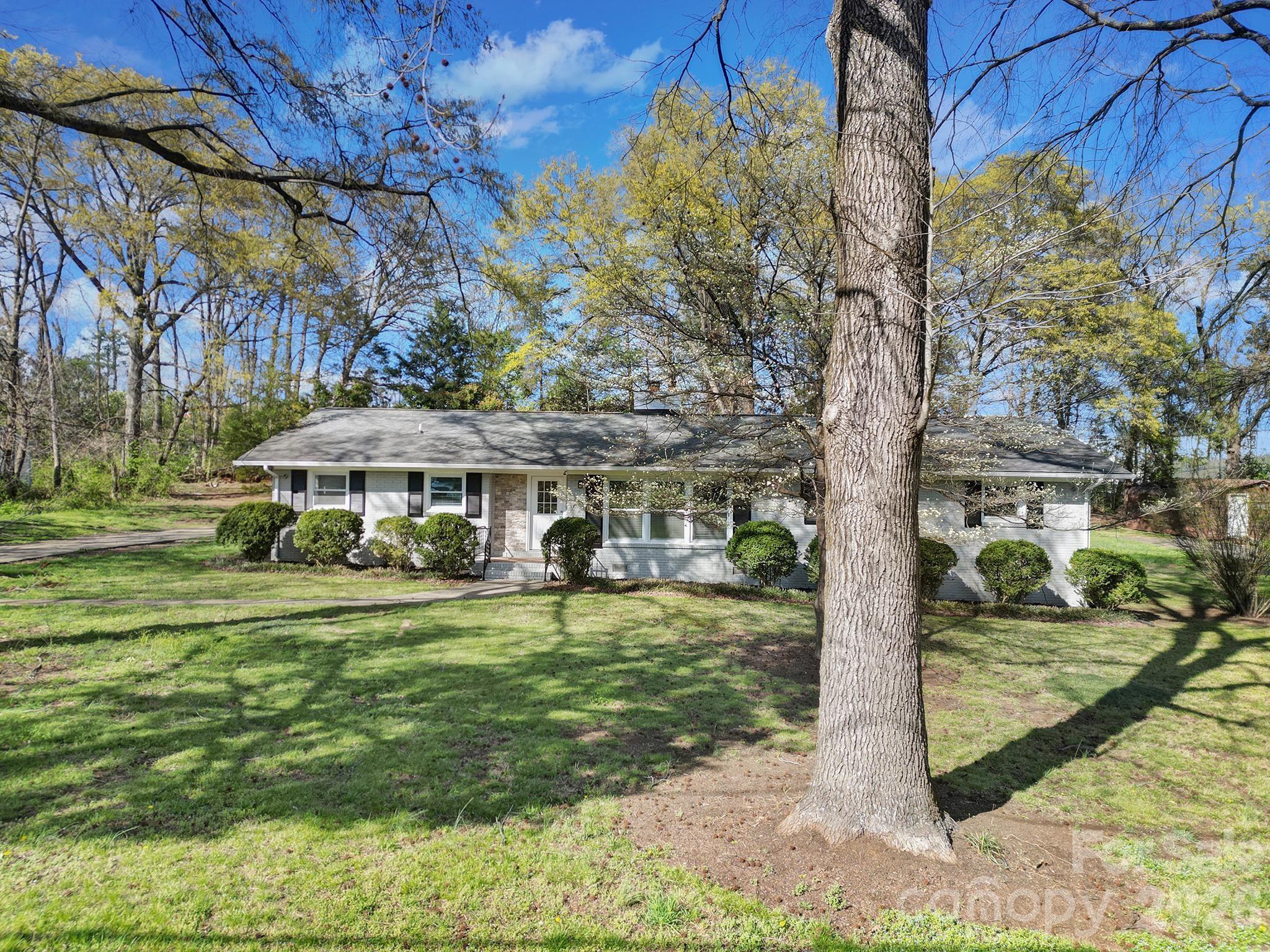 519 Amon Lane — Pineville