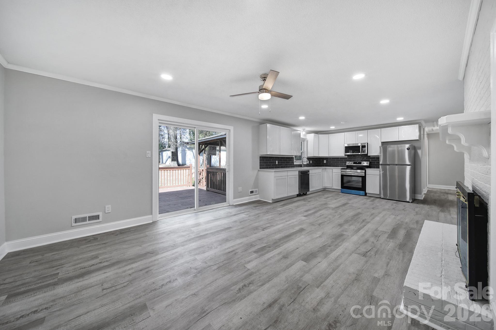 519 Amon Lane — Pineville