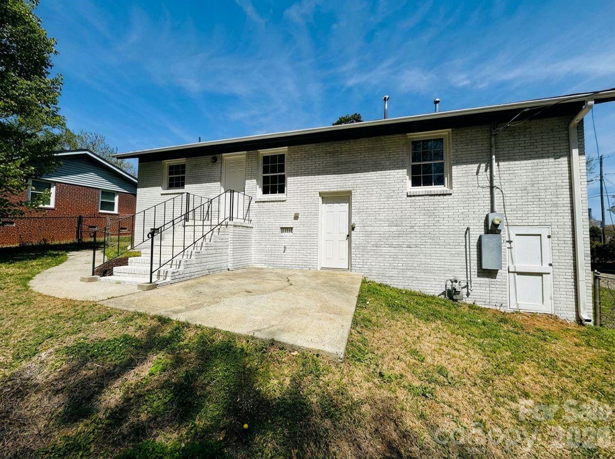 1423 Chelveston Drive — Charlotte