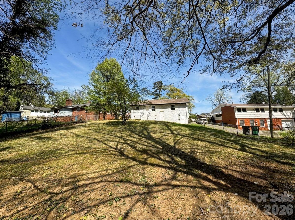 1423 Chelveston Drive — Charlotte
