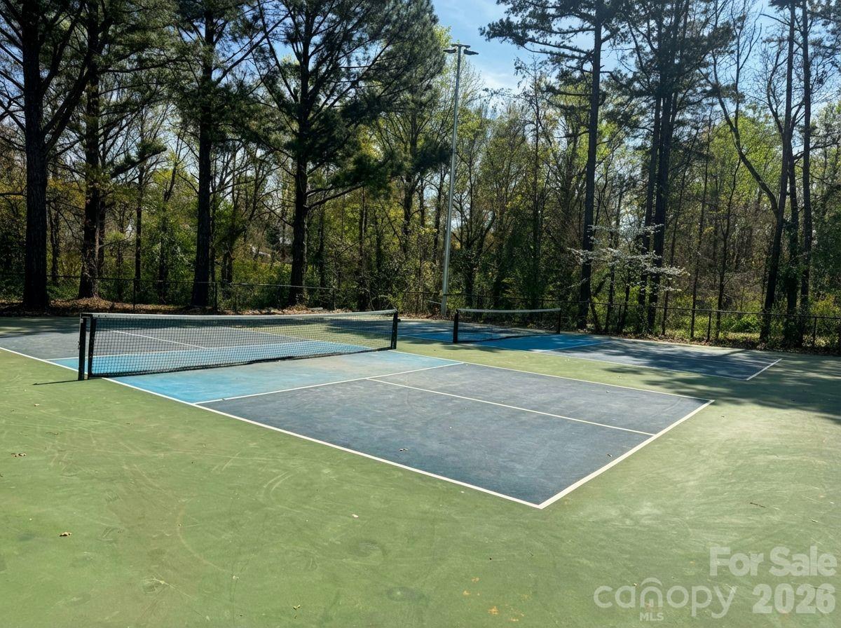1423 Chelveston Drive — Charlotte