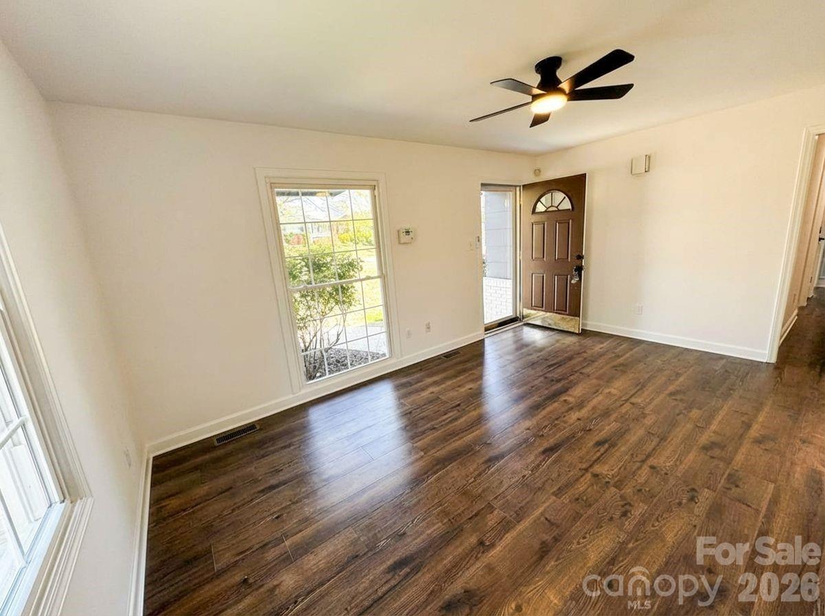 1423 Chelveston Drive — Charlotte