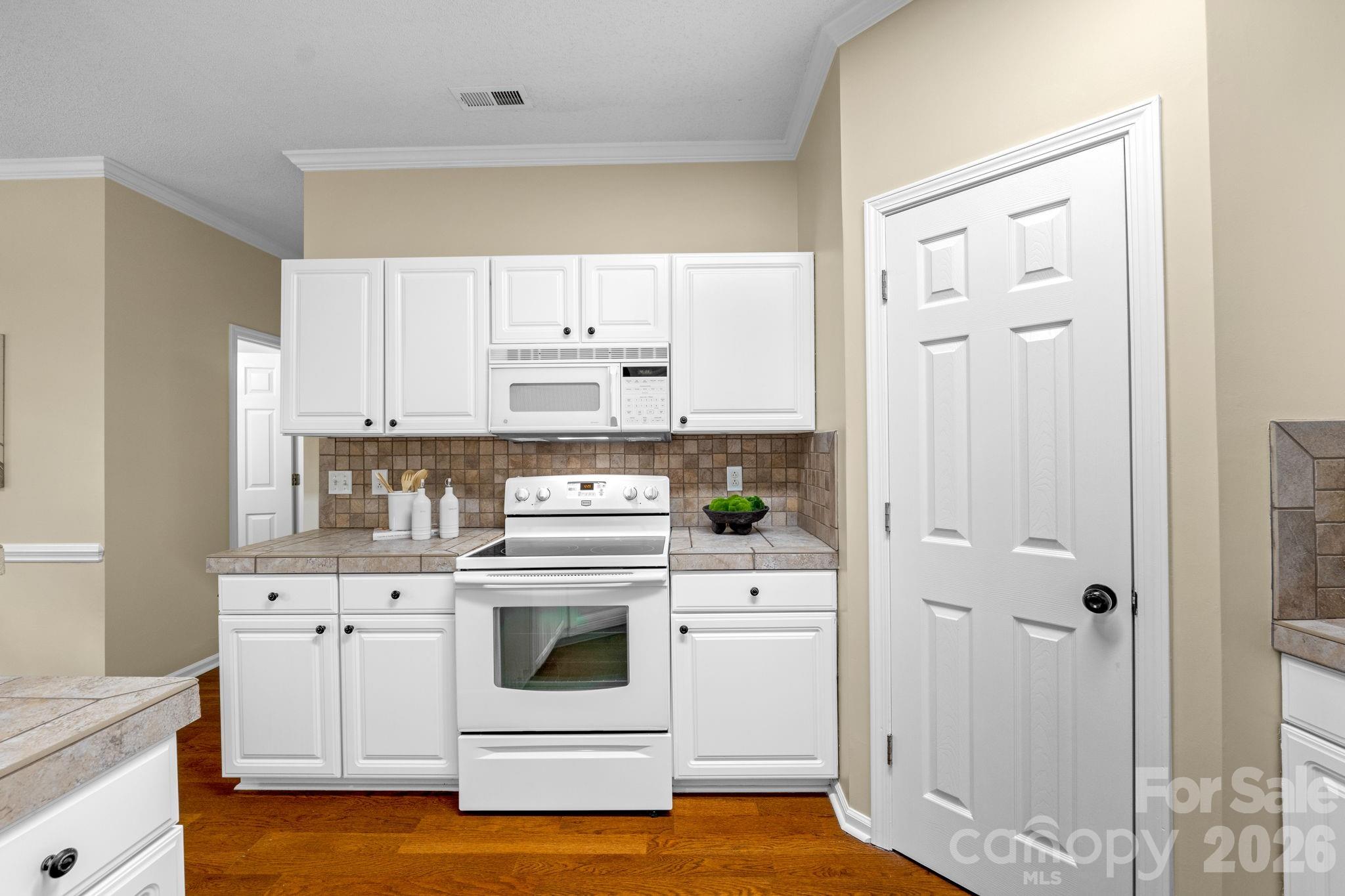 8501 Tonawanda Drive — Charlotte