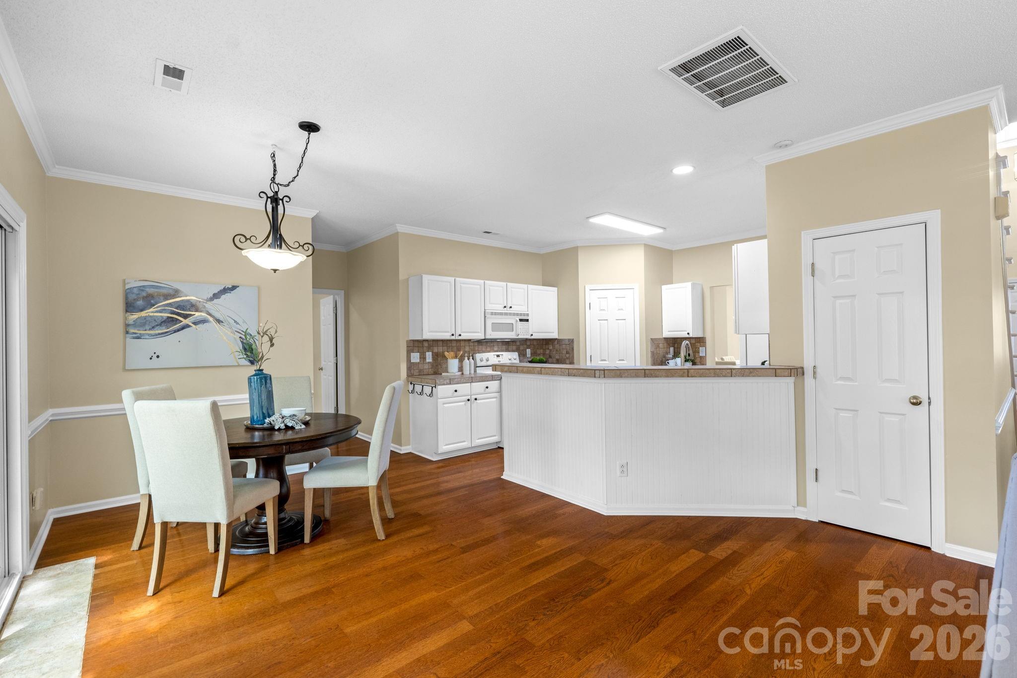 8501 Tonawanda Drive — Charlotte