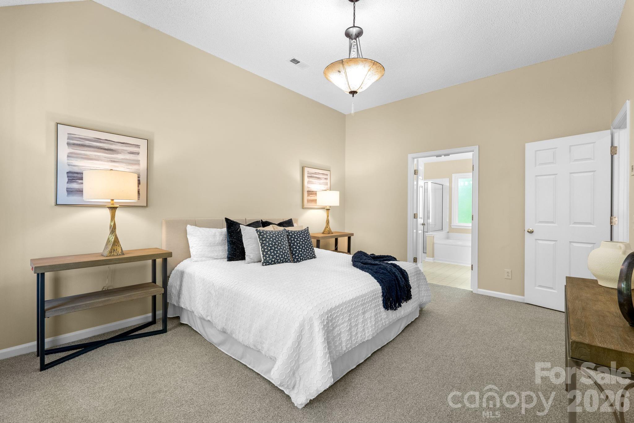 8501 Tonawanda Drive — Charlotte