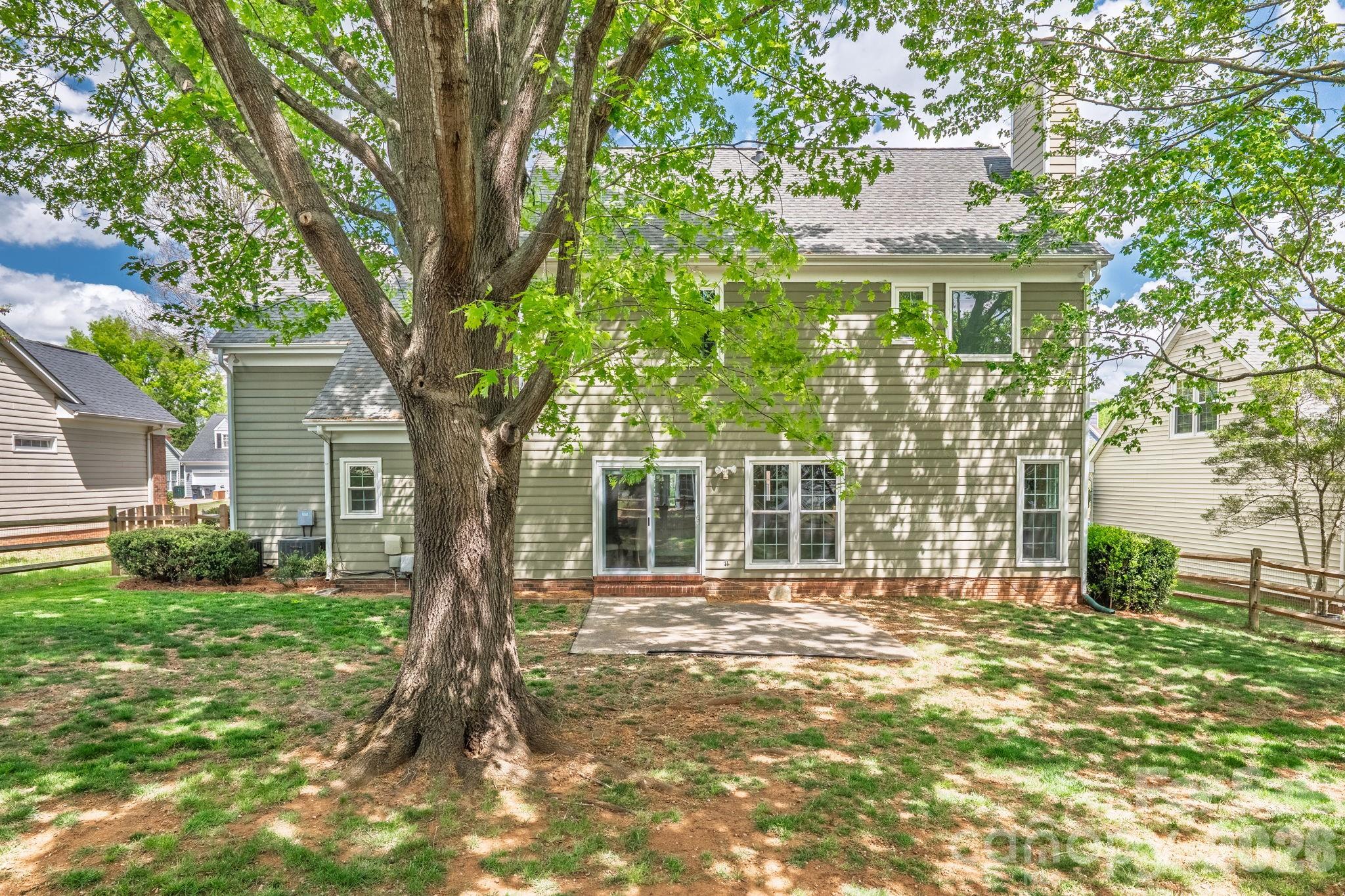 8501 Tonawanda Drive — Charlotte