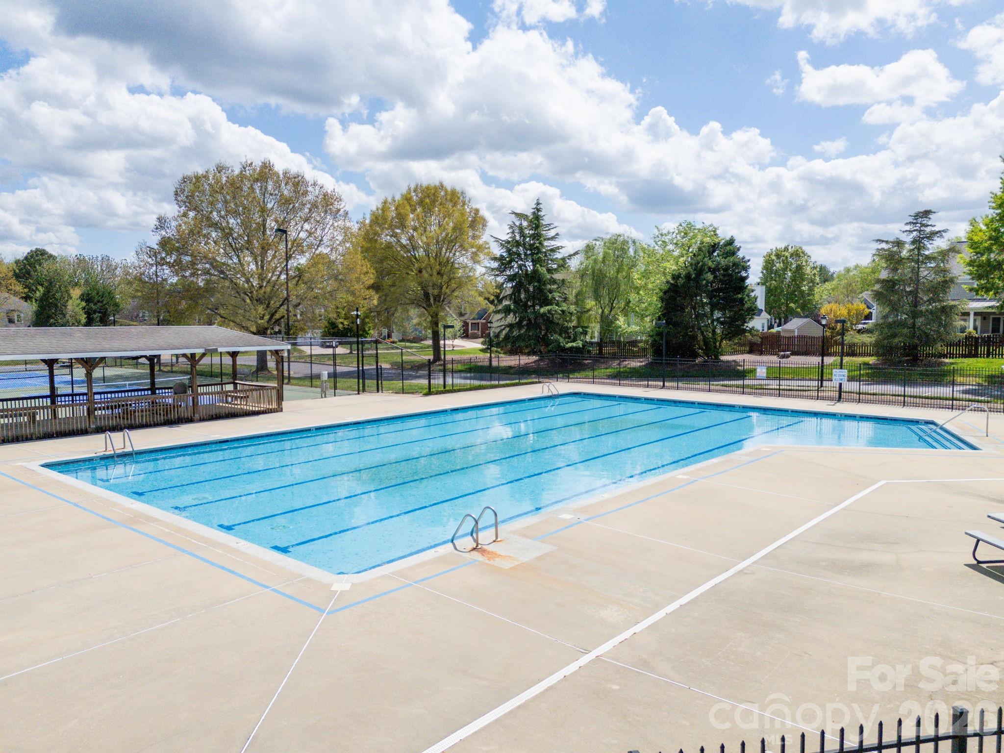 8501 Tonawanda Drive — Charlotte