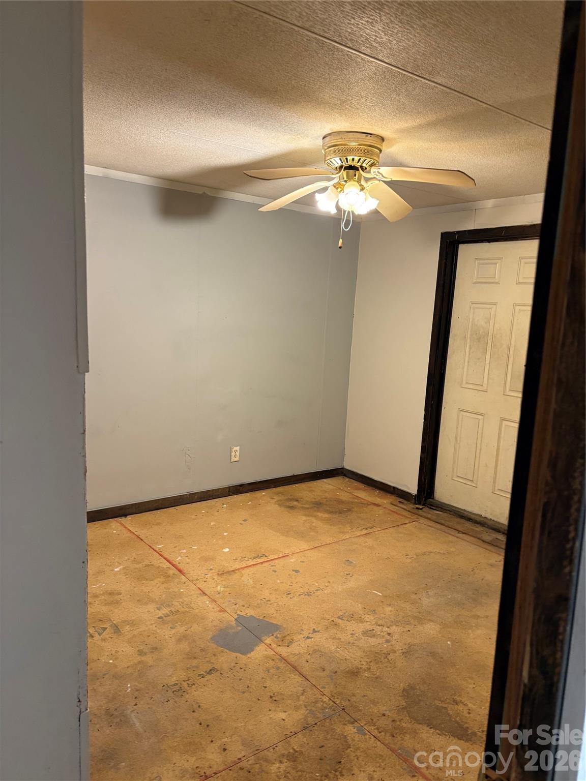 2137 Plumcrest Lane — Clover