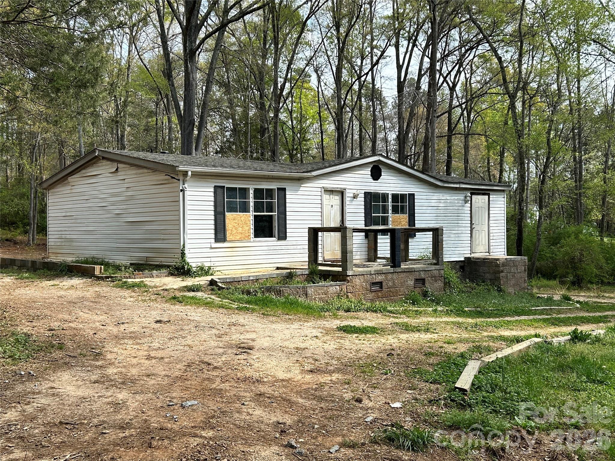 2137 Plumcrest Lane — Clover