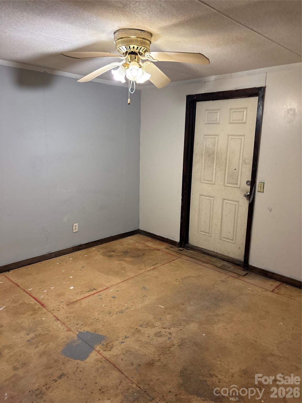 2137 Plumcrest Lane — Clover