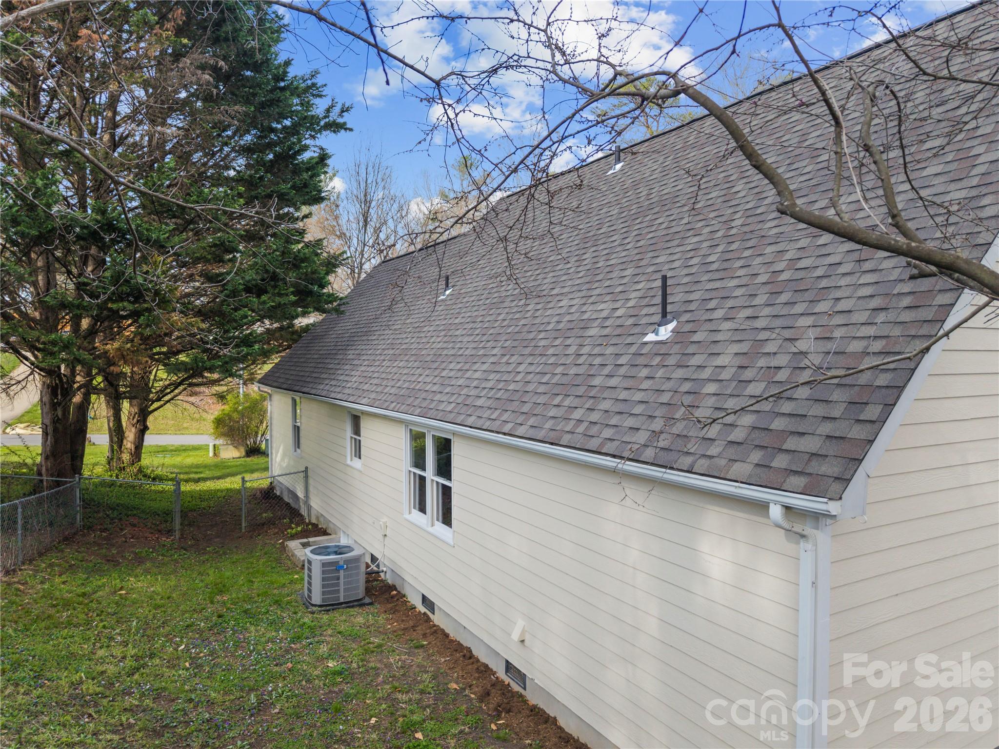 10 Orchard Place — Weaverville