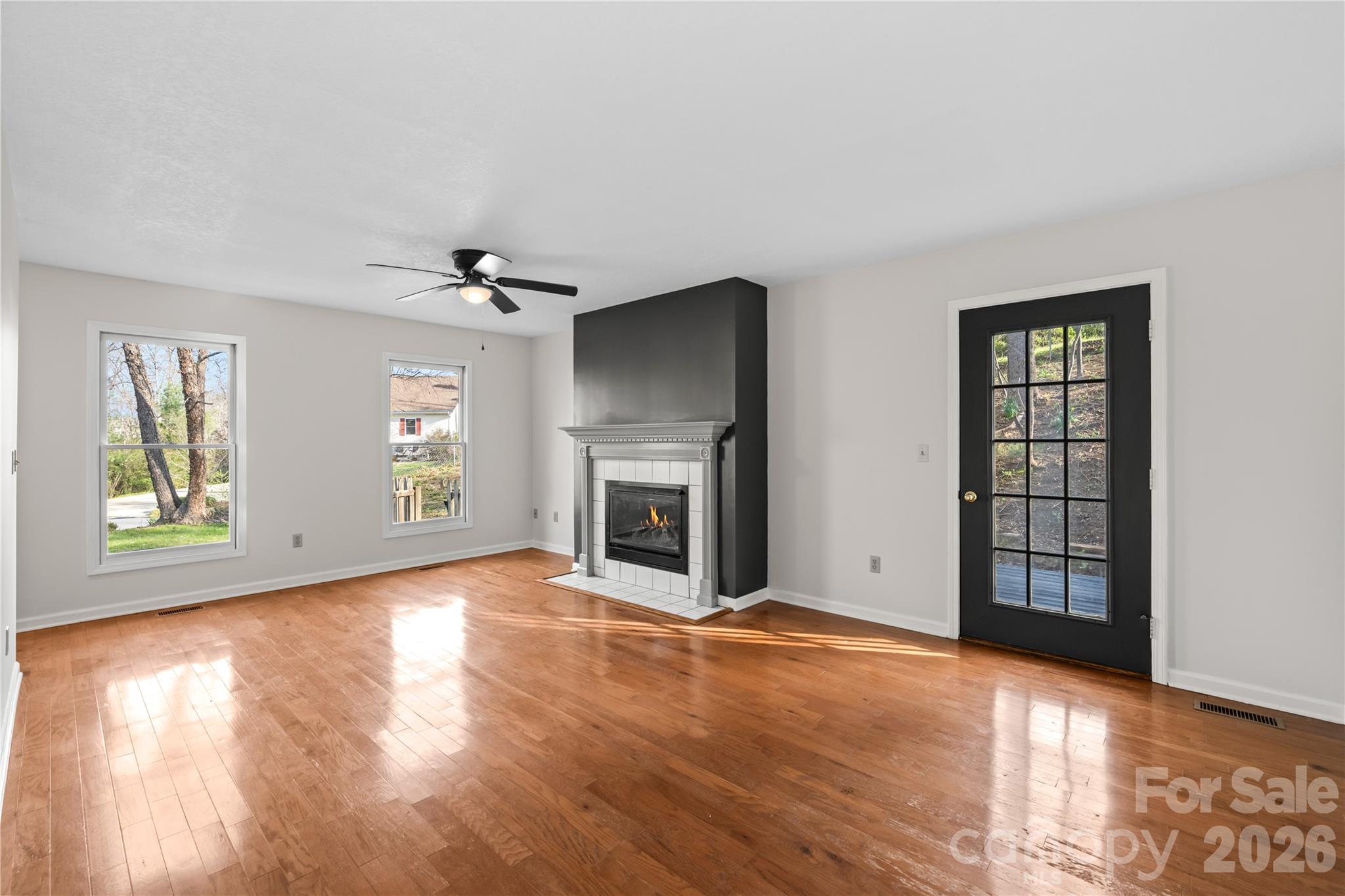10 Orchard Place — Weaverville