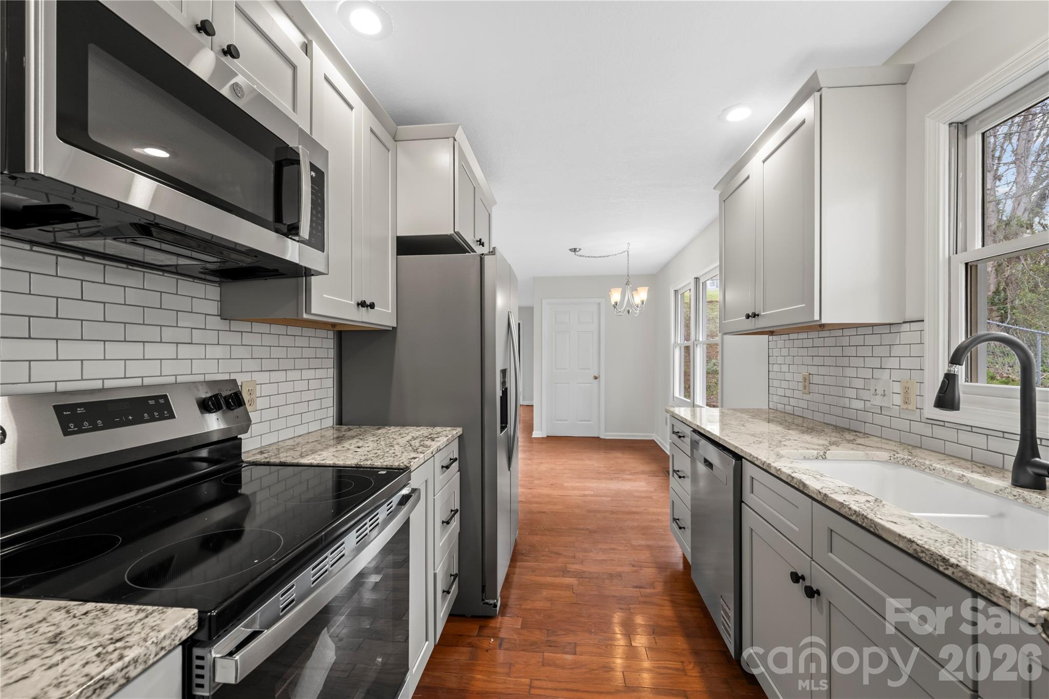 10 Orchard Place — Weaverville