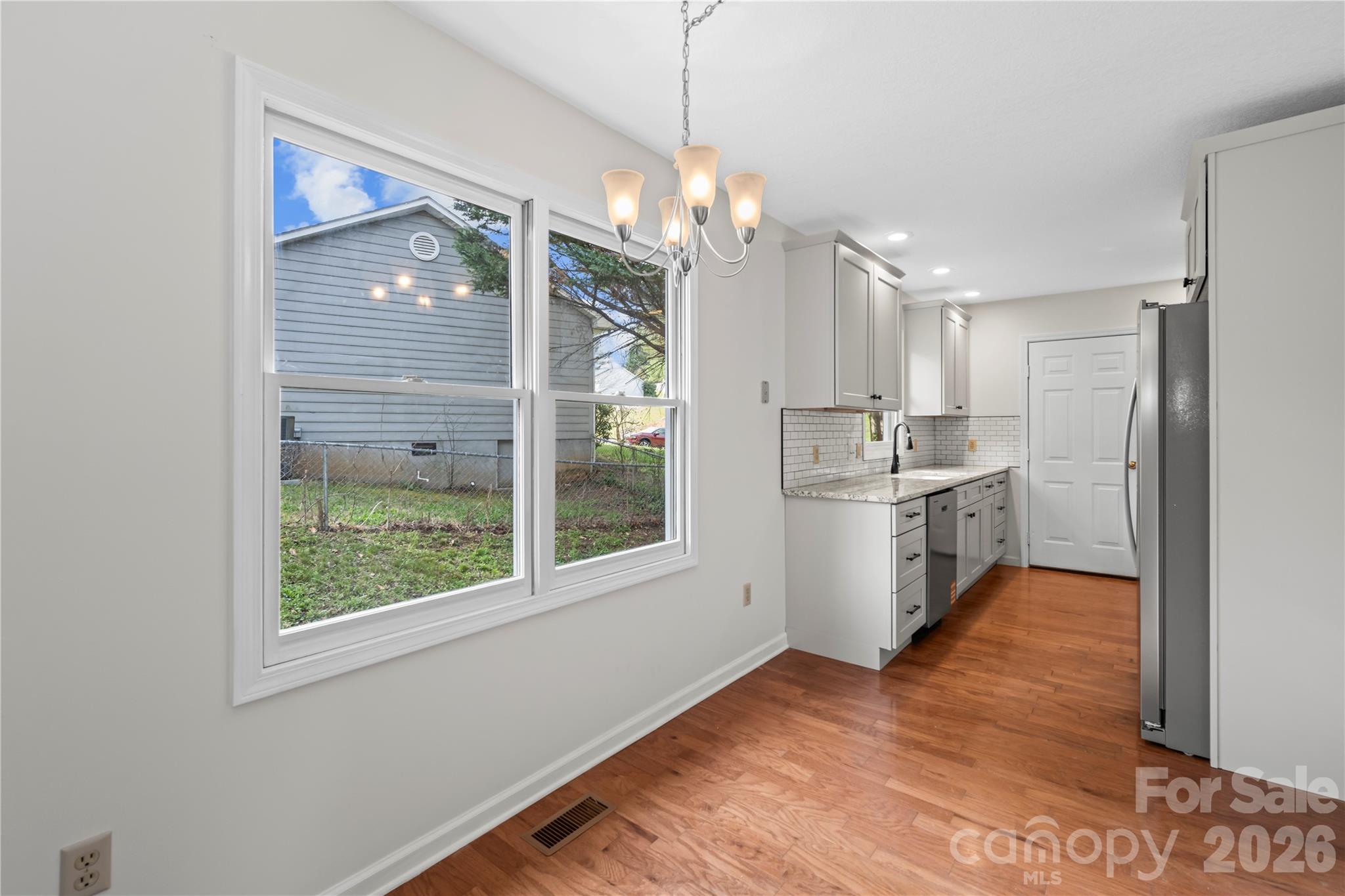 10 Orchard Place — Weaverville