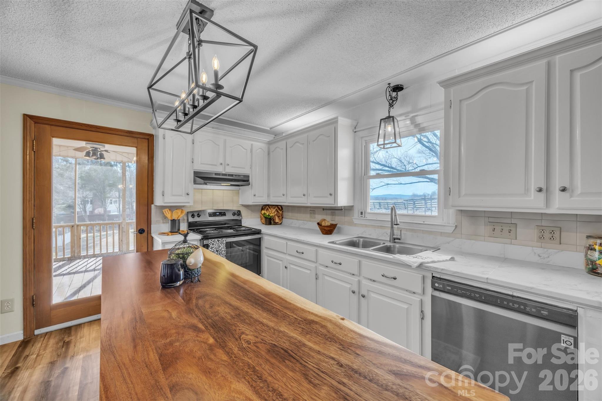 280 Forest Acres Lane — Taylorsville