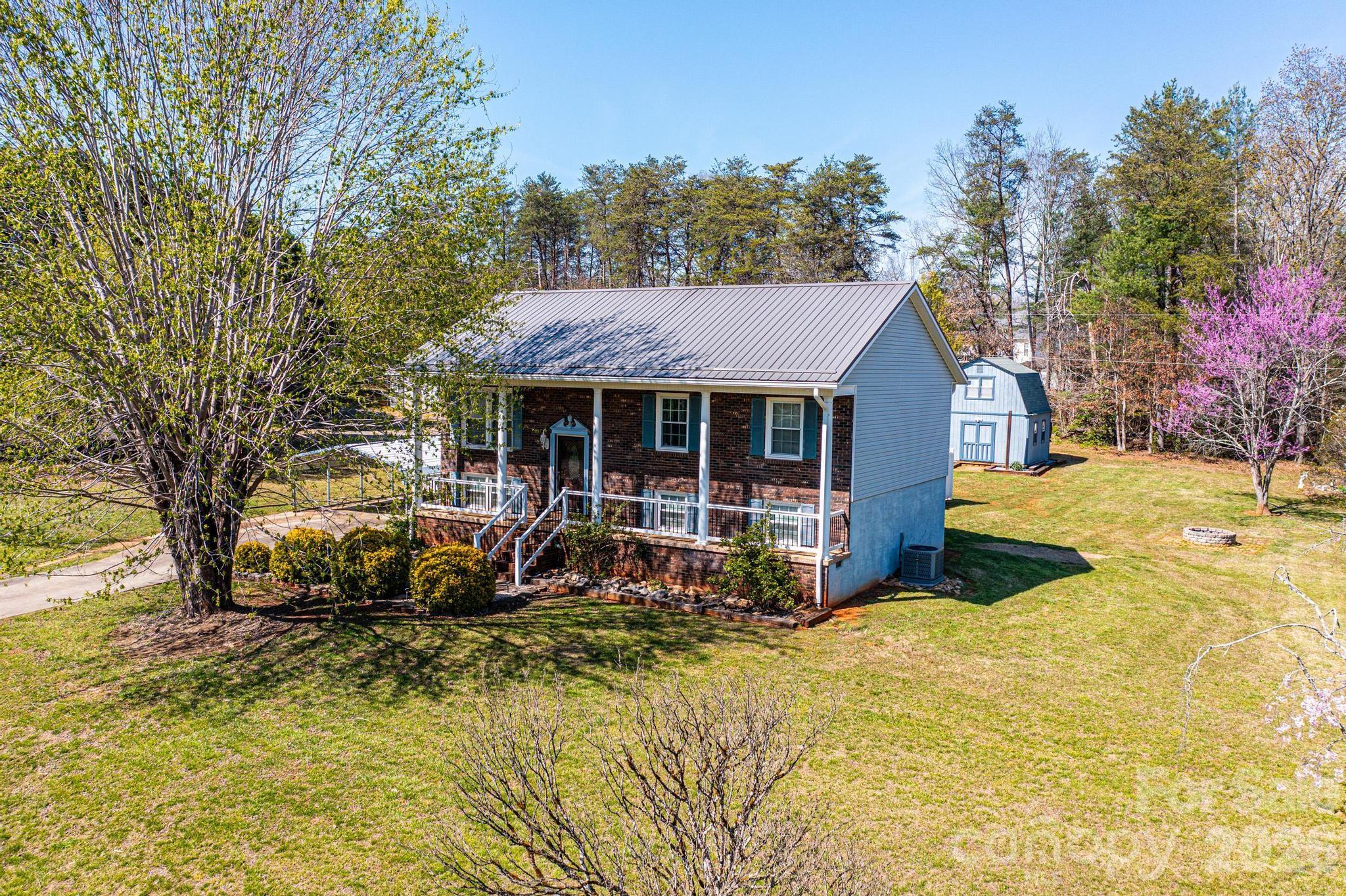 2681 Tumbleweed Drive — Lenoir