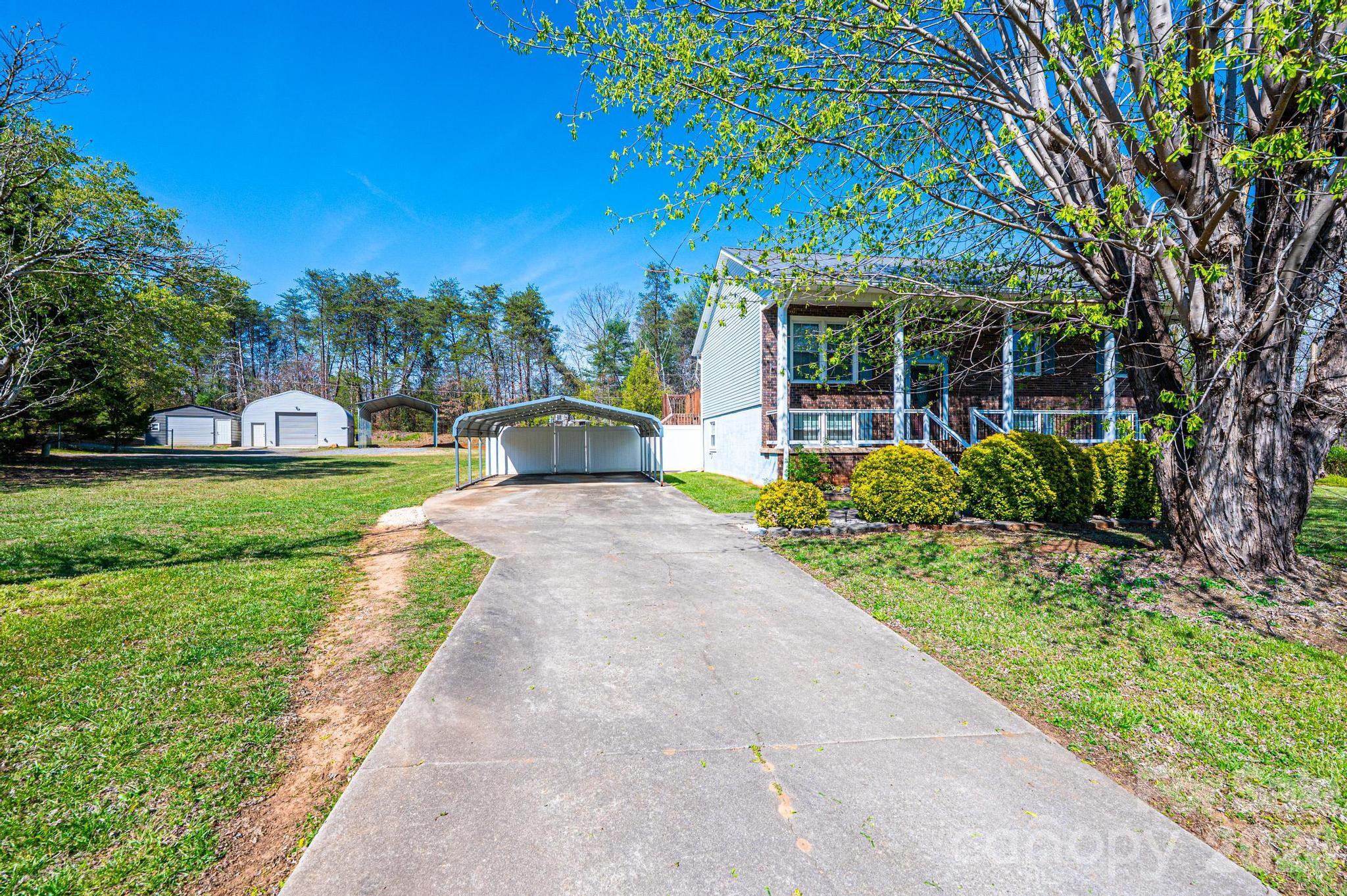 2681 Tumbleweed Drive — Lenoir