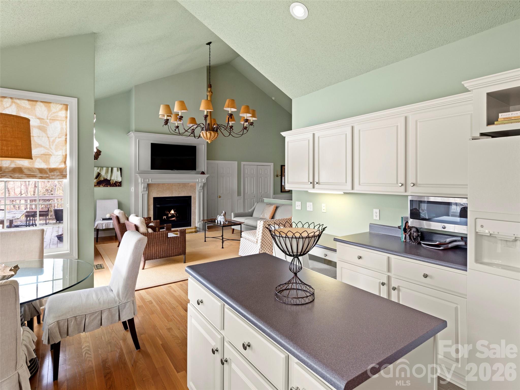 109 Poppy Lane — Asheville