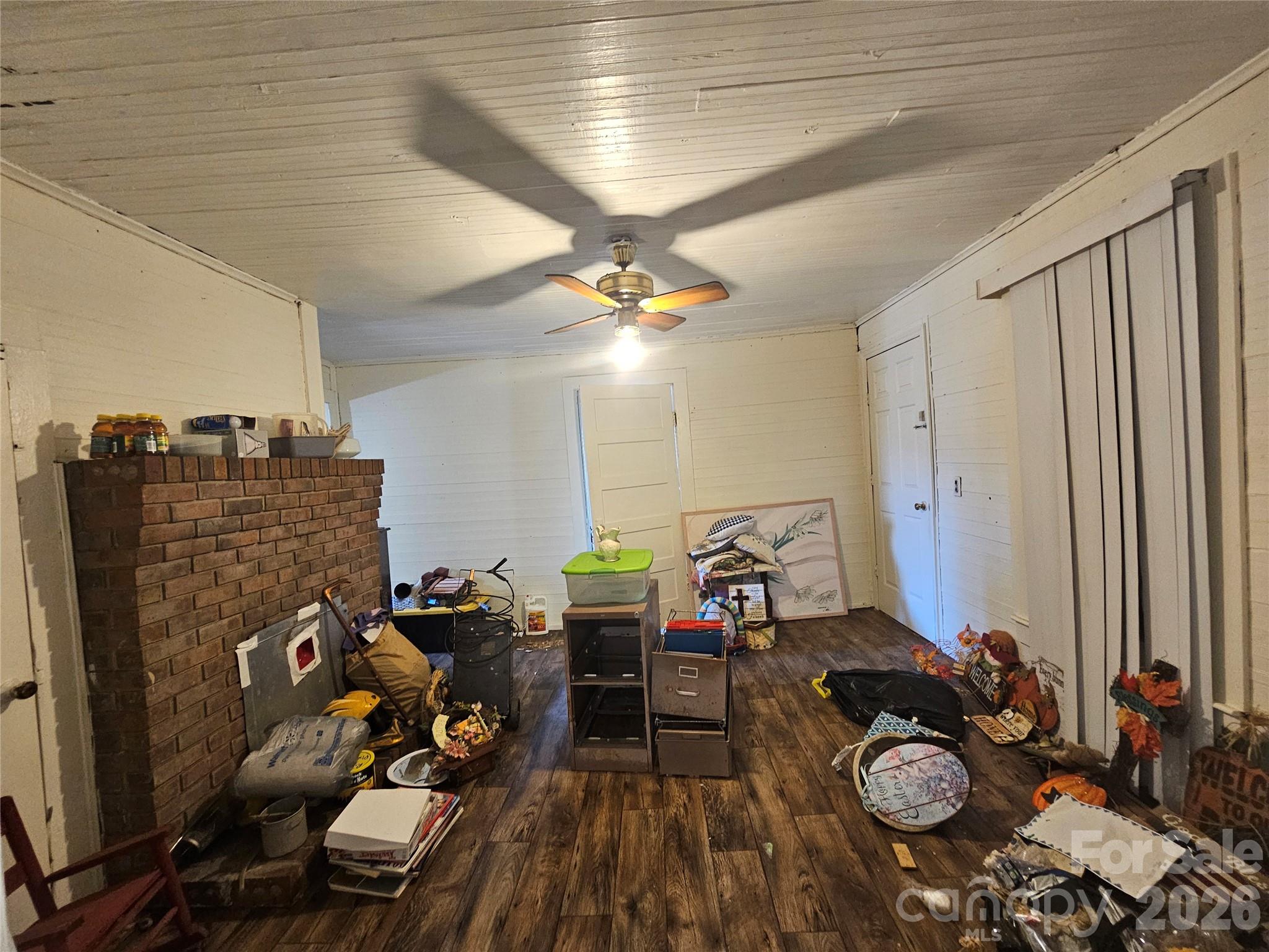 126 Susan Road — Casar