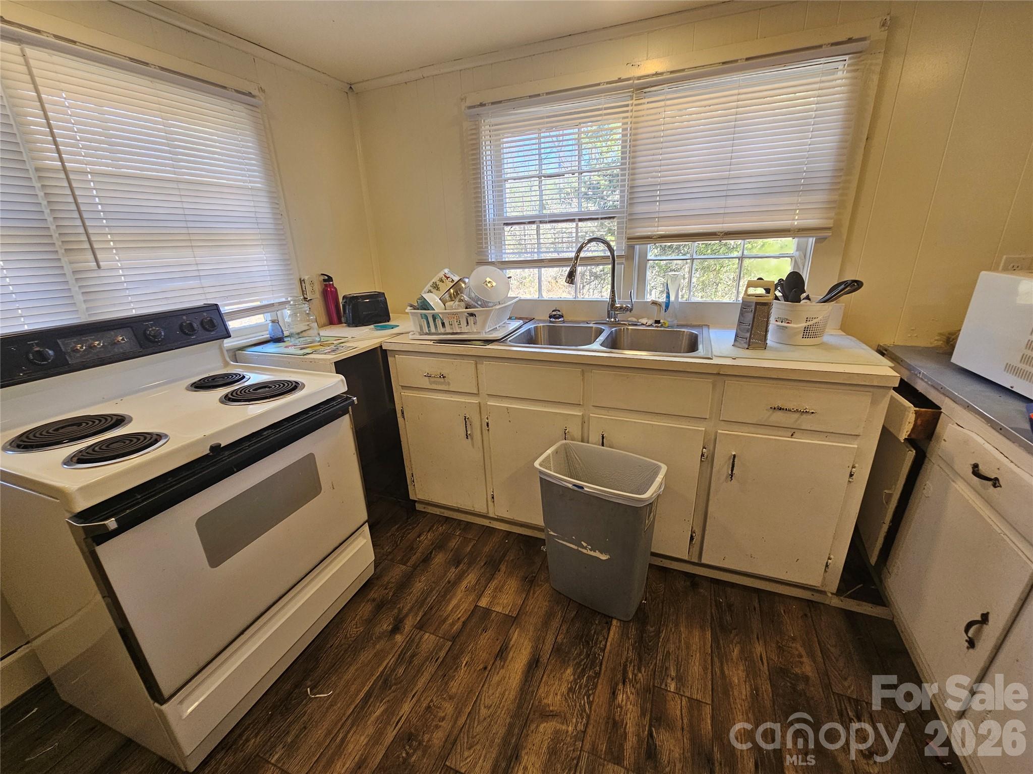 126 Susan Road — Casar