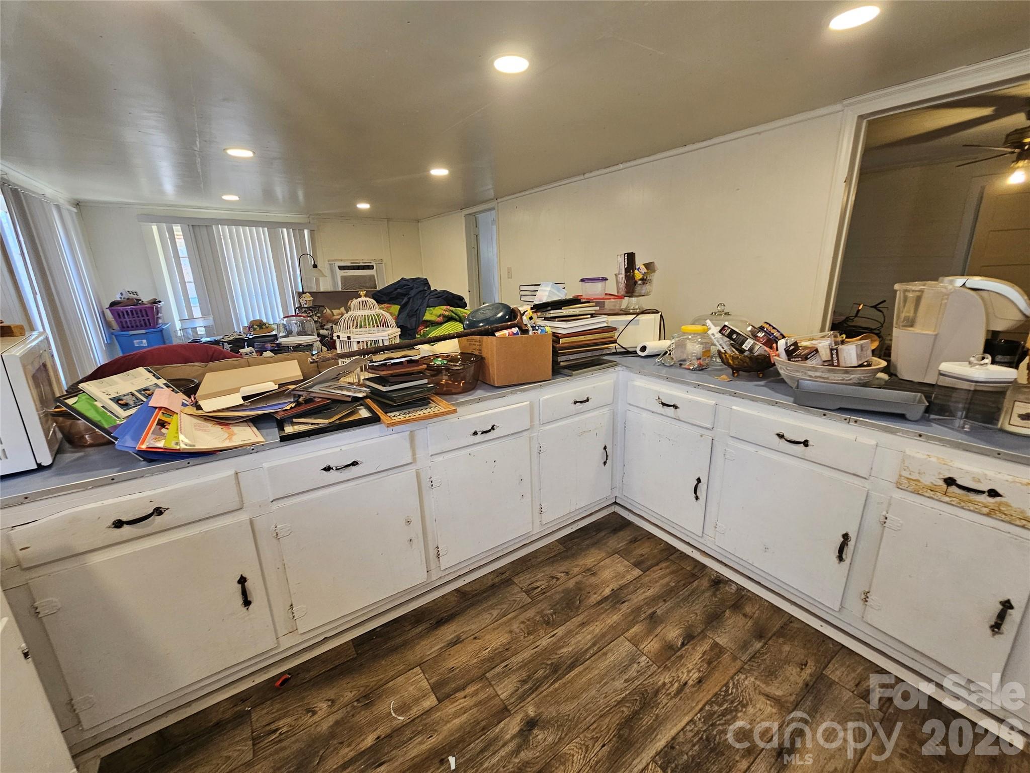 126 Susan Road — Casar
