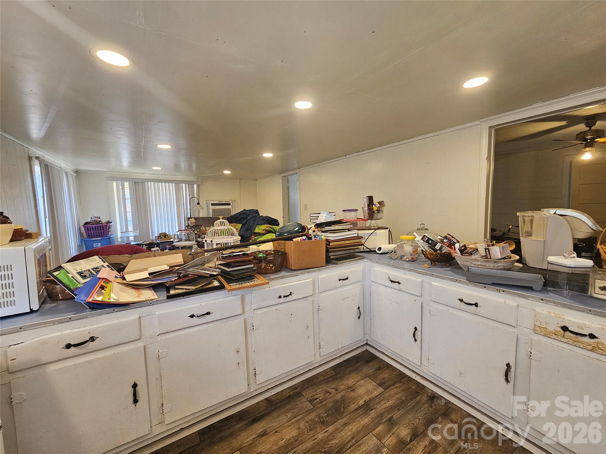 126 Susan Road — Casar