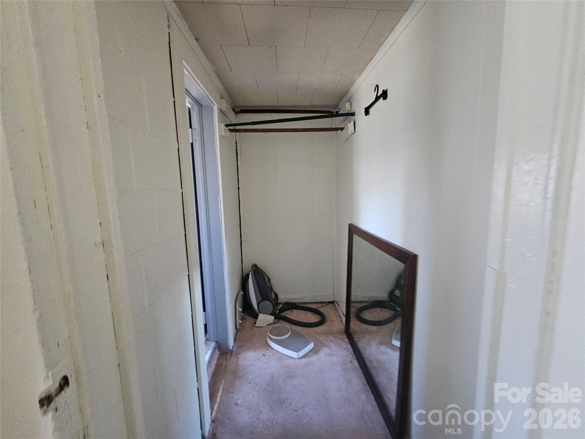 126 Susan Road — Casar