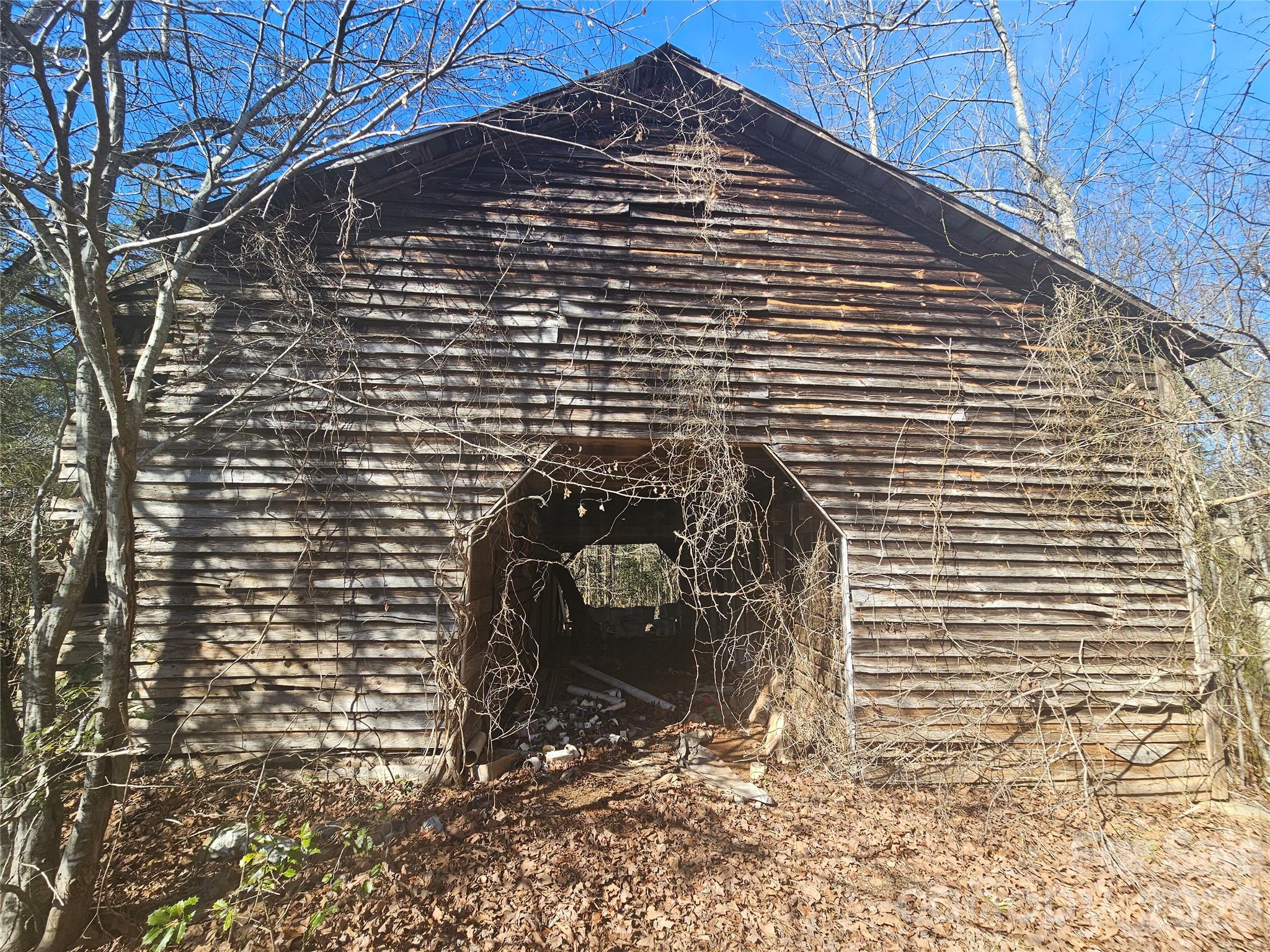 126 Susan Road — Casar