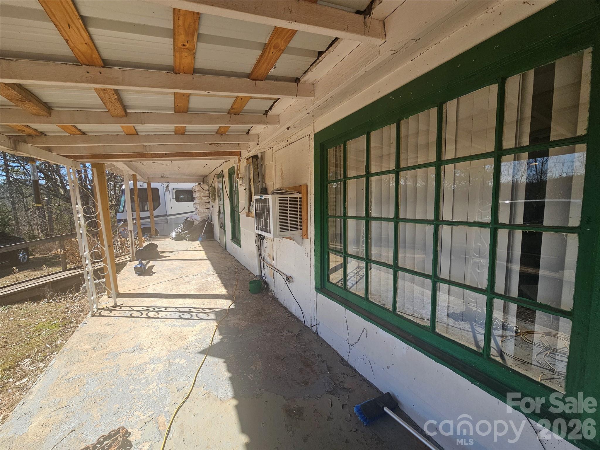 126 Susan Road — Casar