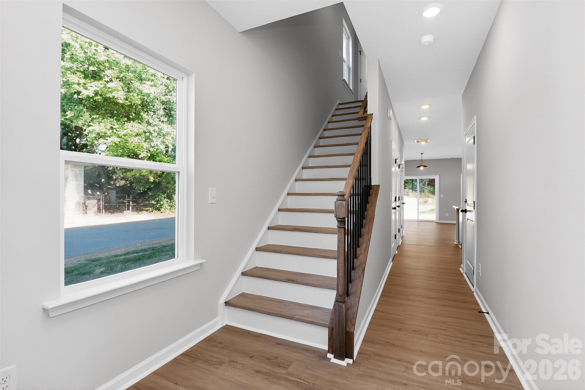 341 N Hoskins Road — Charlotte