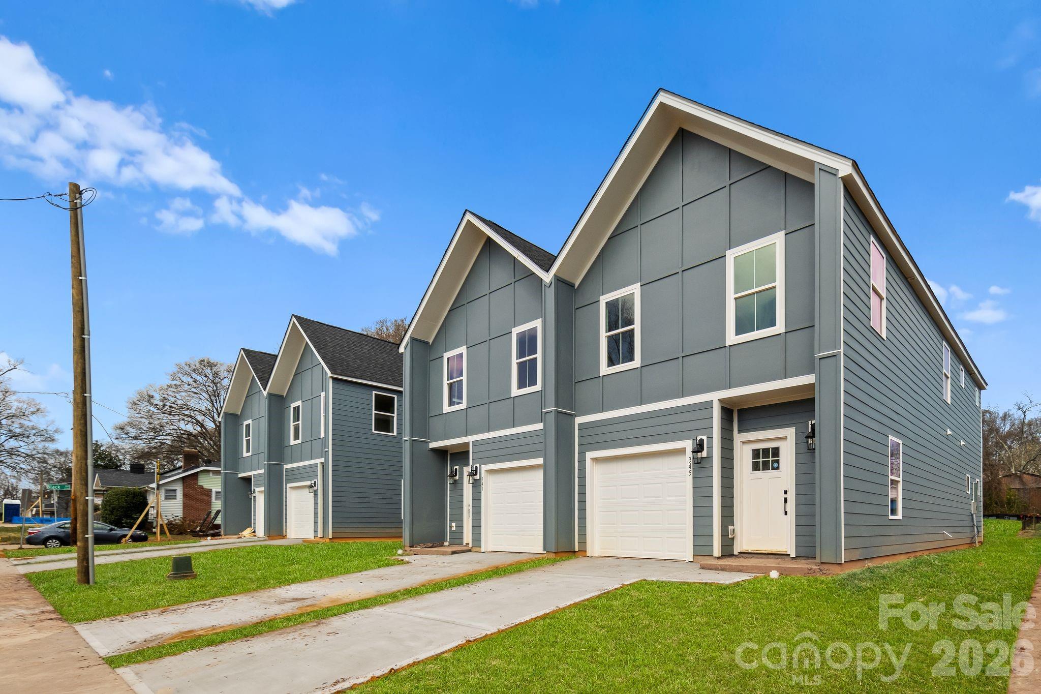 341 N Hoskins Road — Charlotte