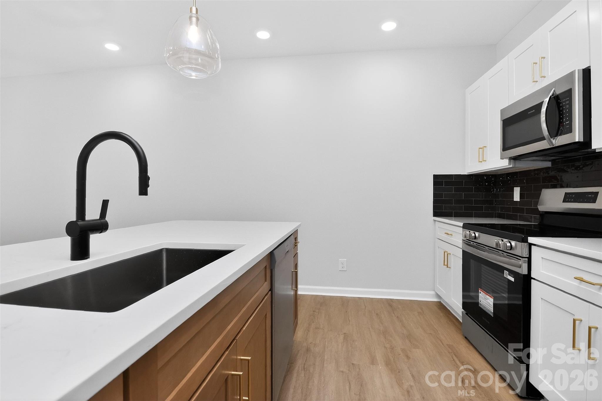 341 N Hoskins Road — Charlotte