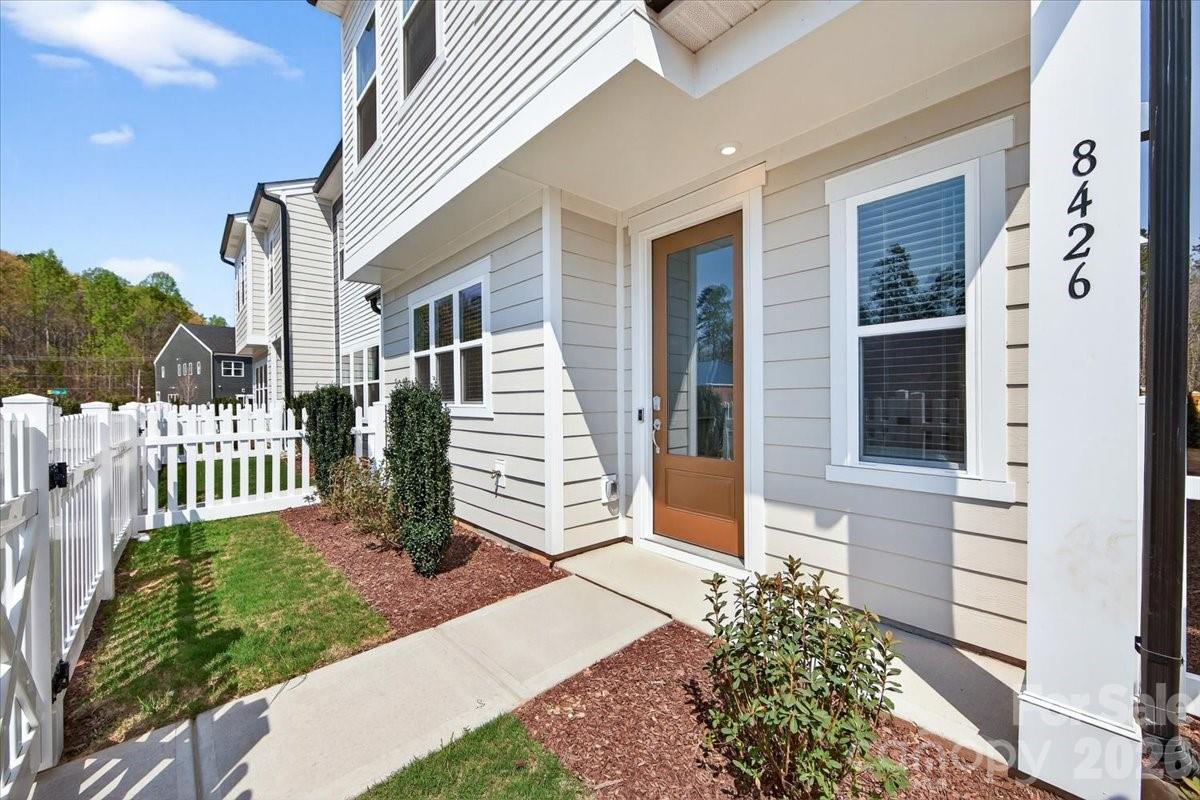 8426 Discovery Lane — Charlotte