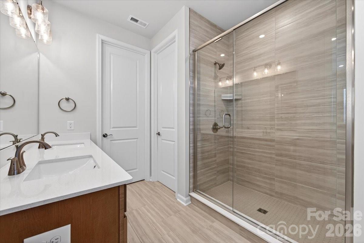 8426 Discovery Lane — Charlotte