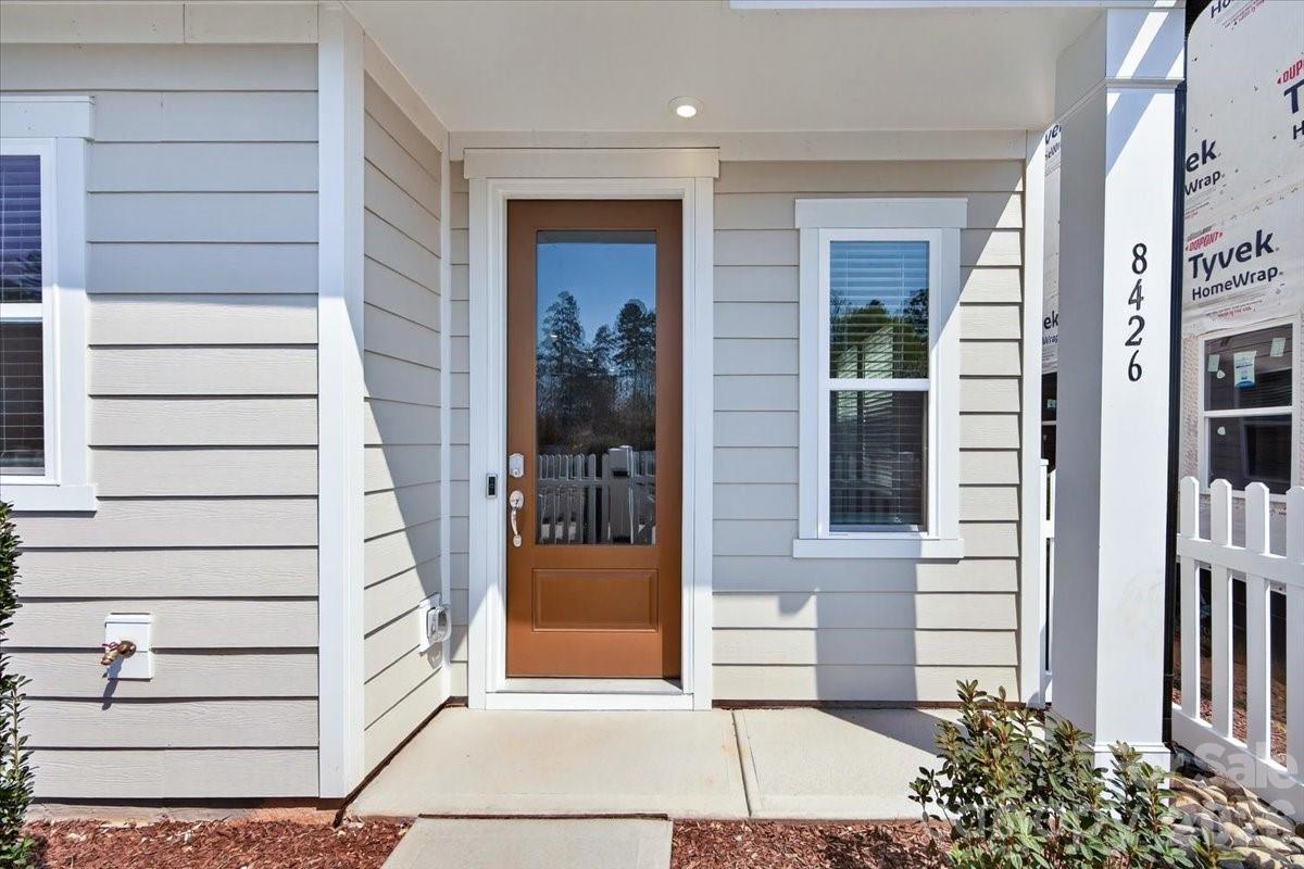 8426 Discovery Lane — Charlotte
