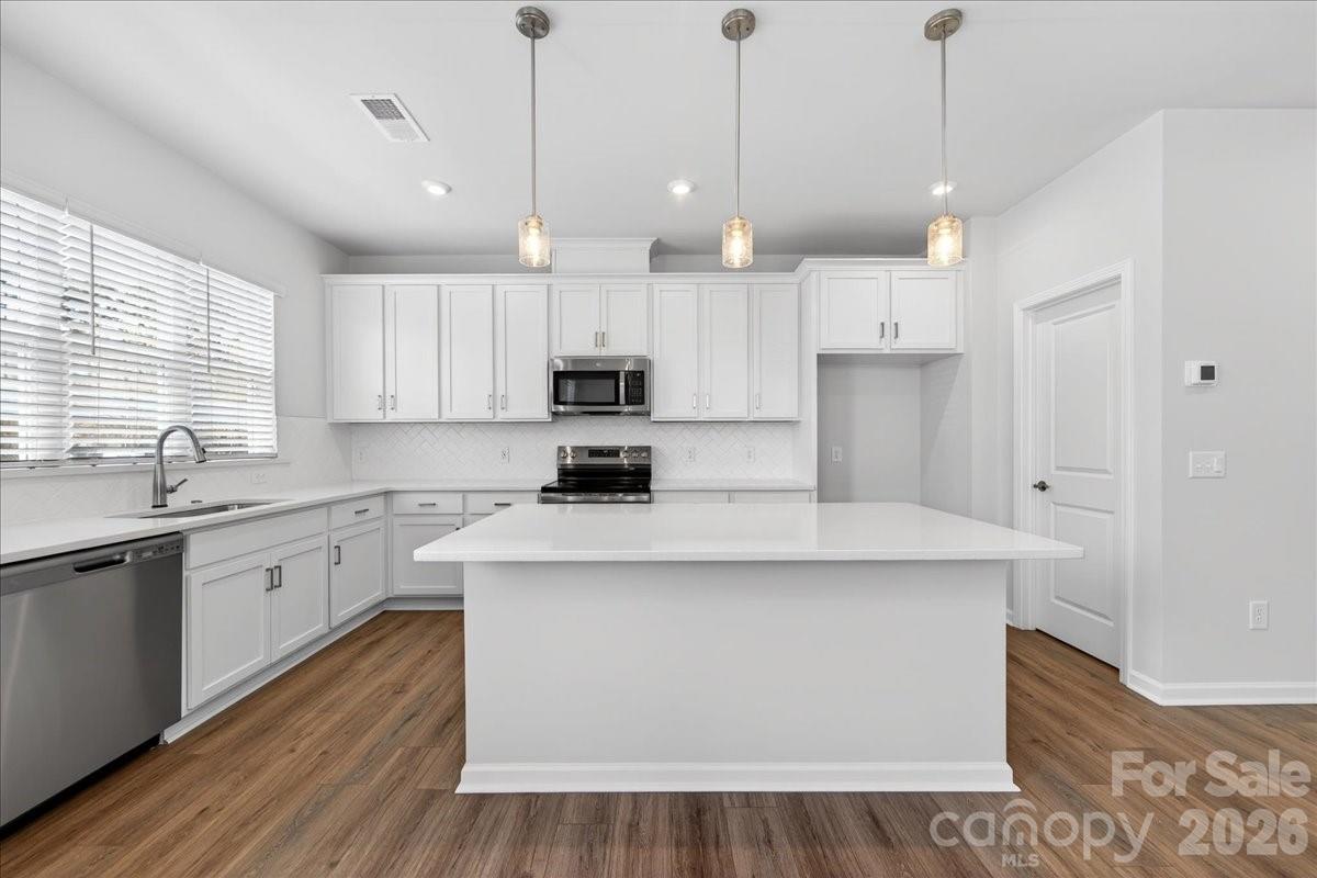 8426 Discovery Lane — Charlotte