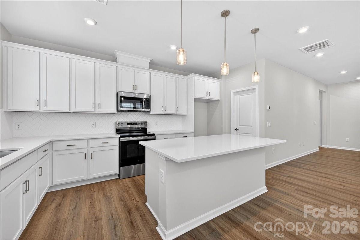 8426 Discovery Lane — Charlotte