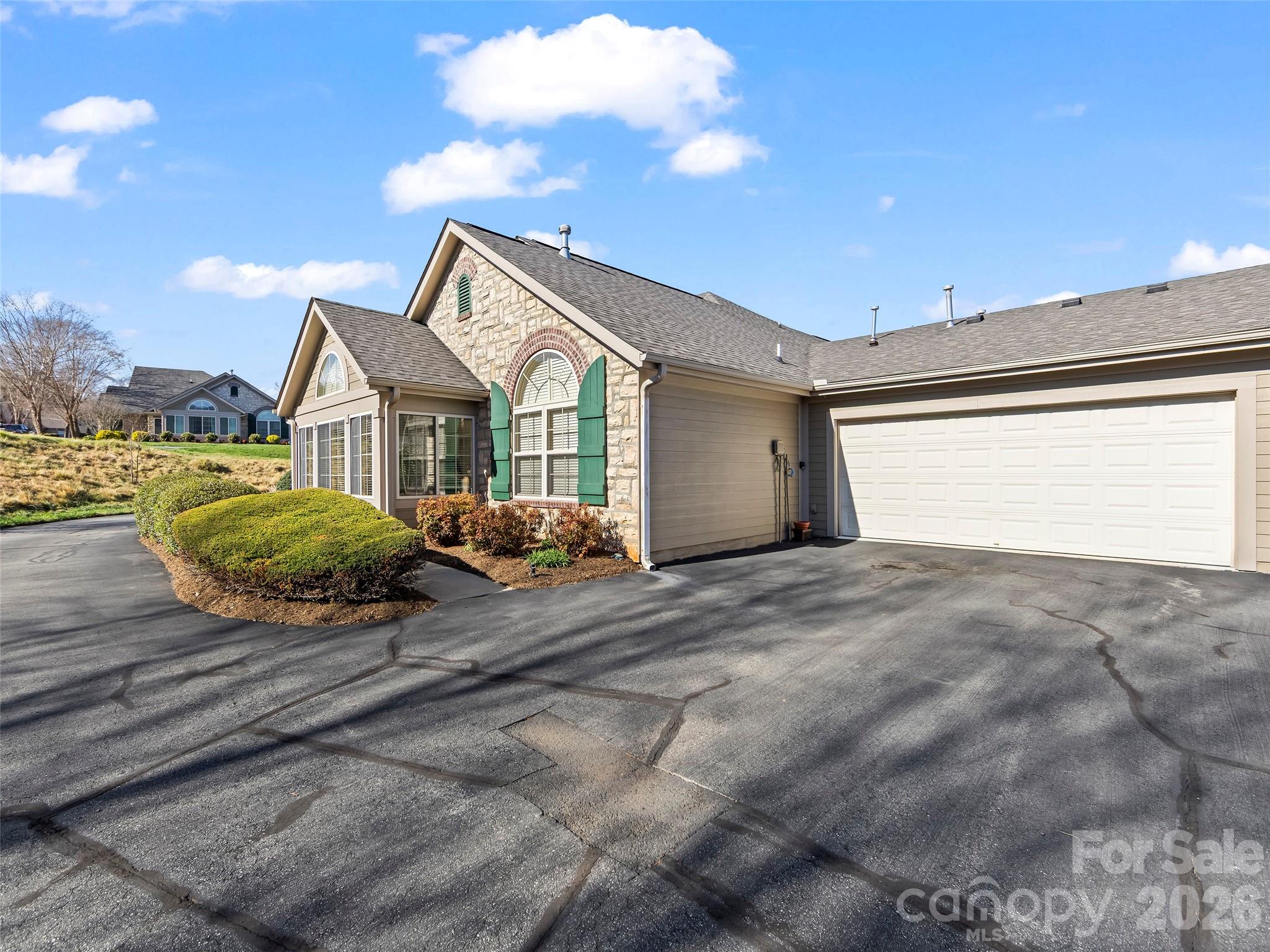 81 Outlook Circle — Swannanoa