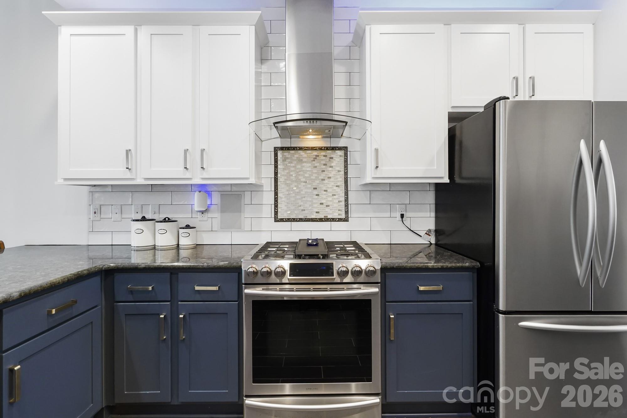 10238 Edgecliff Road — Huntersville