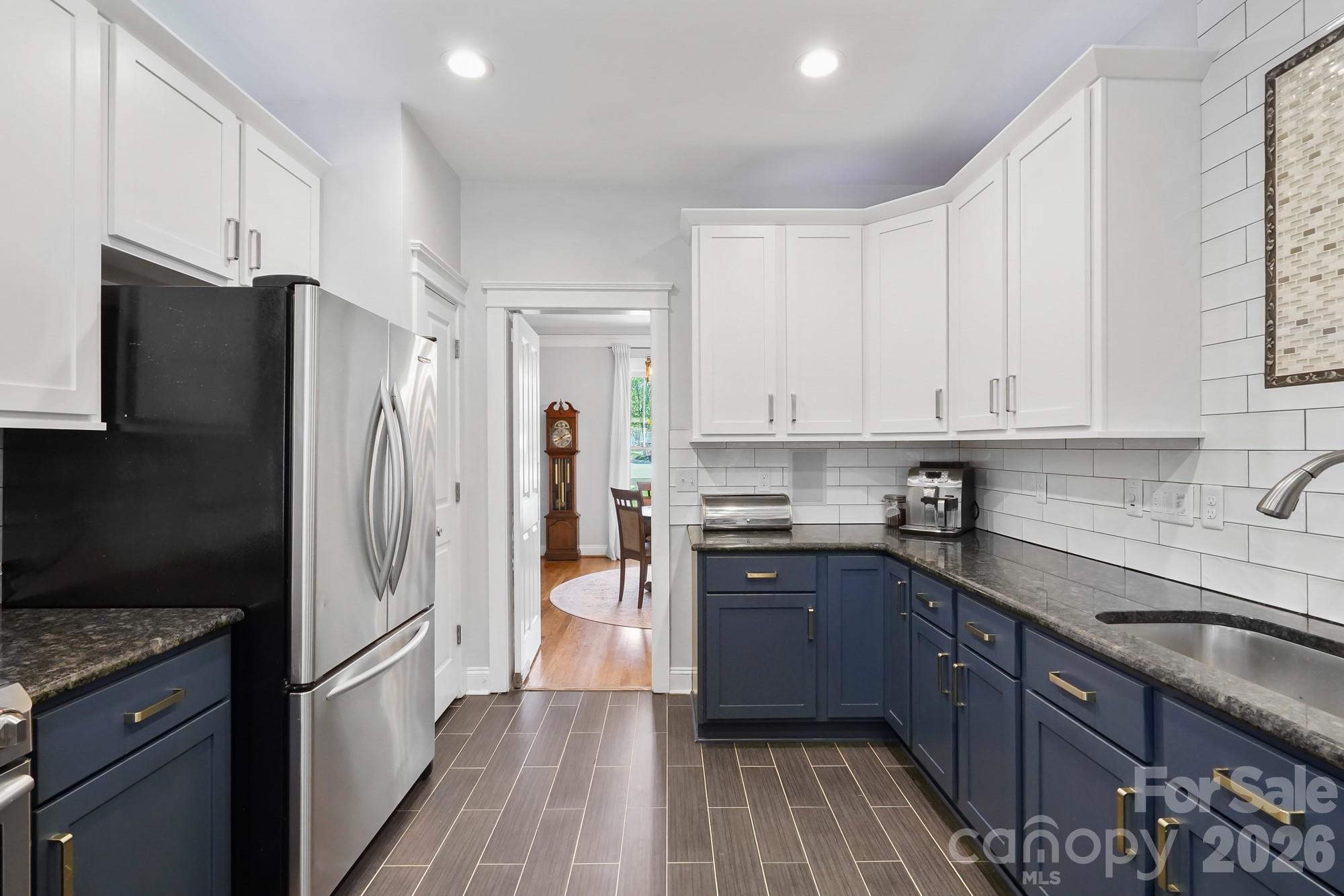 10238 Edgecliff Road — Huntersville
