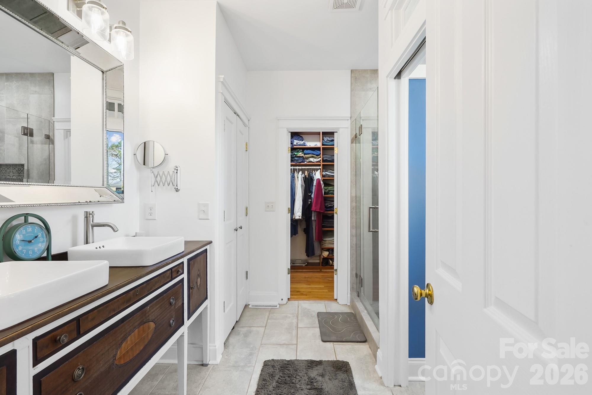 10238 Edgecliff Road — Huntersville
