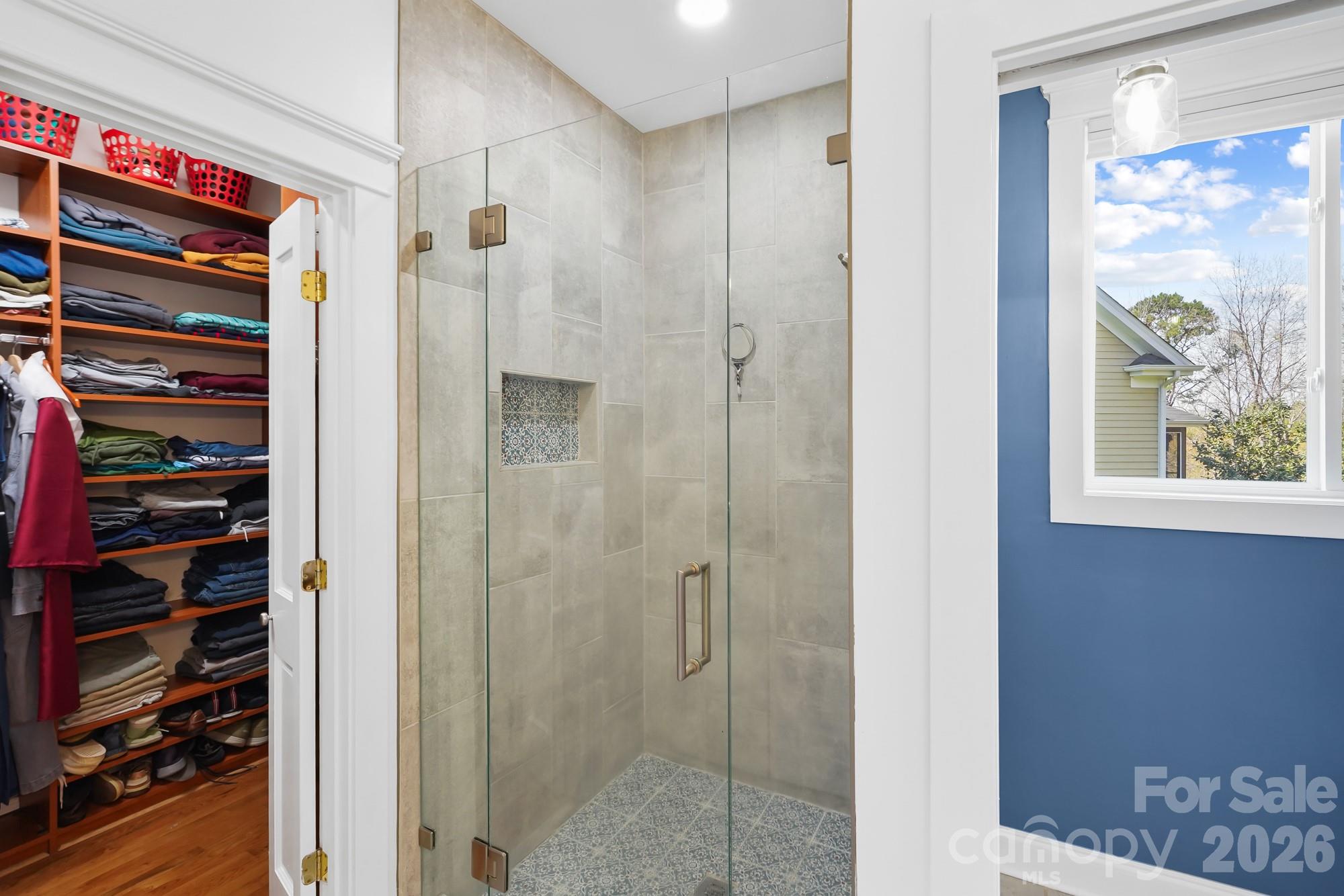 10238 Edgecliff Road — Huntersville