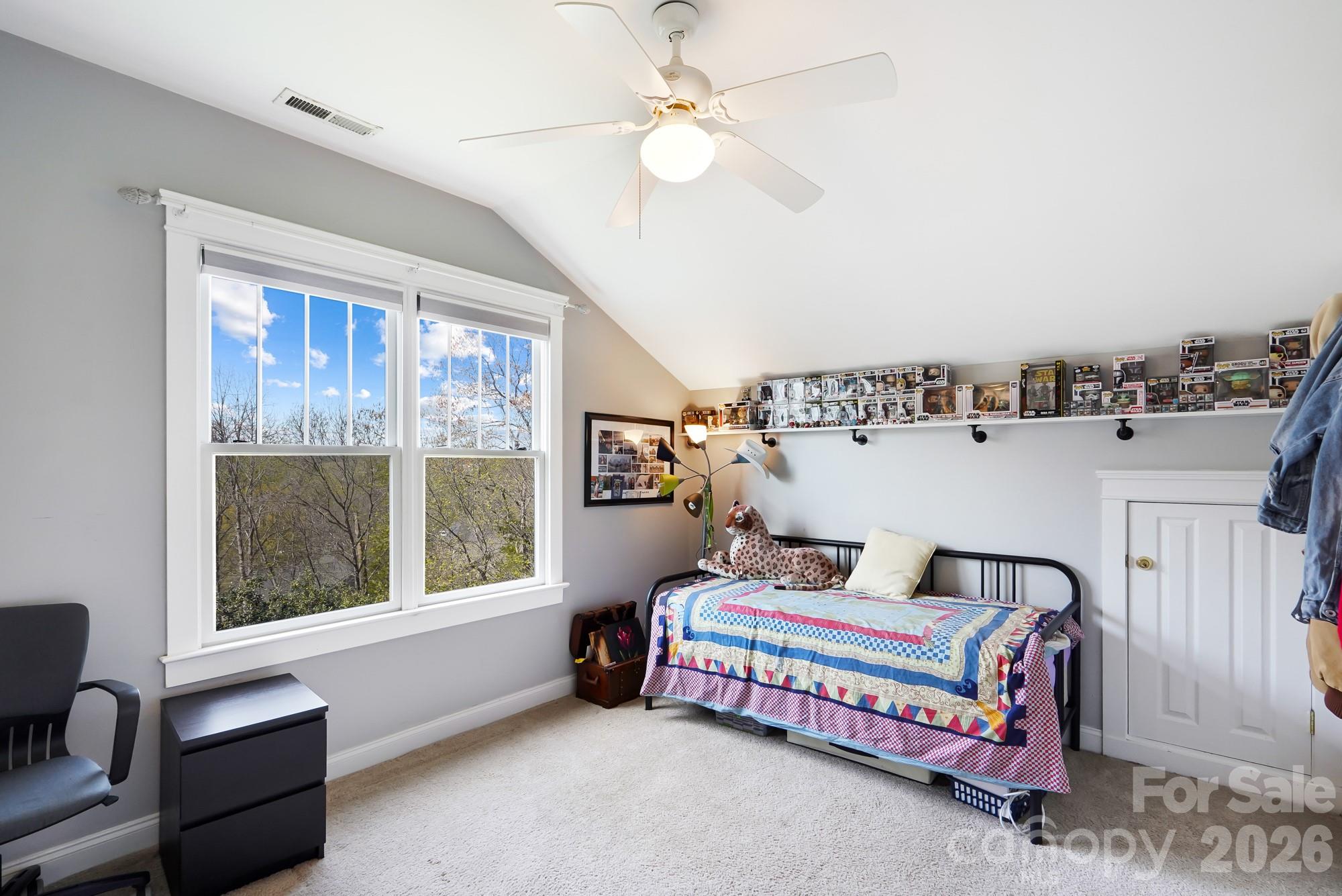 10238 Edgecliff Road — Huntersville