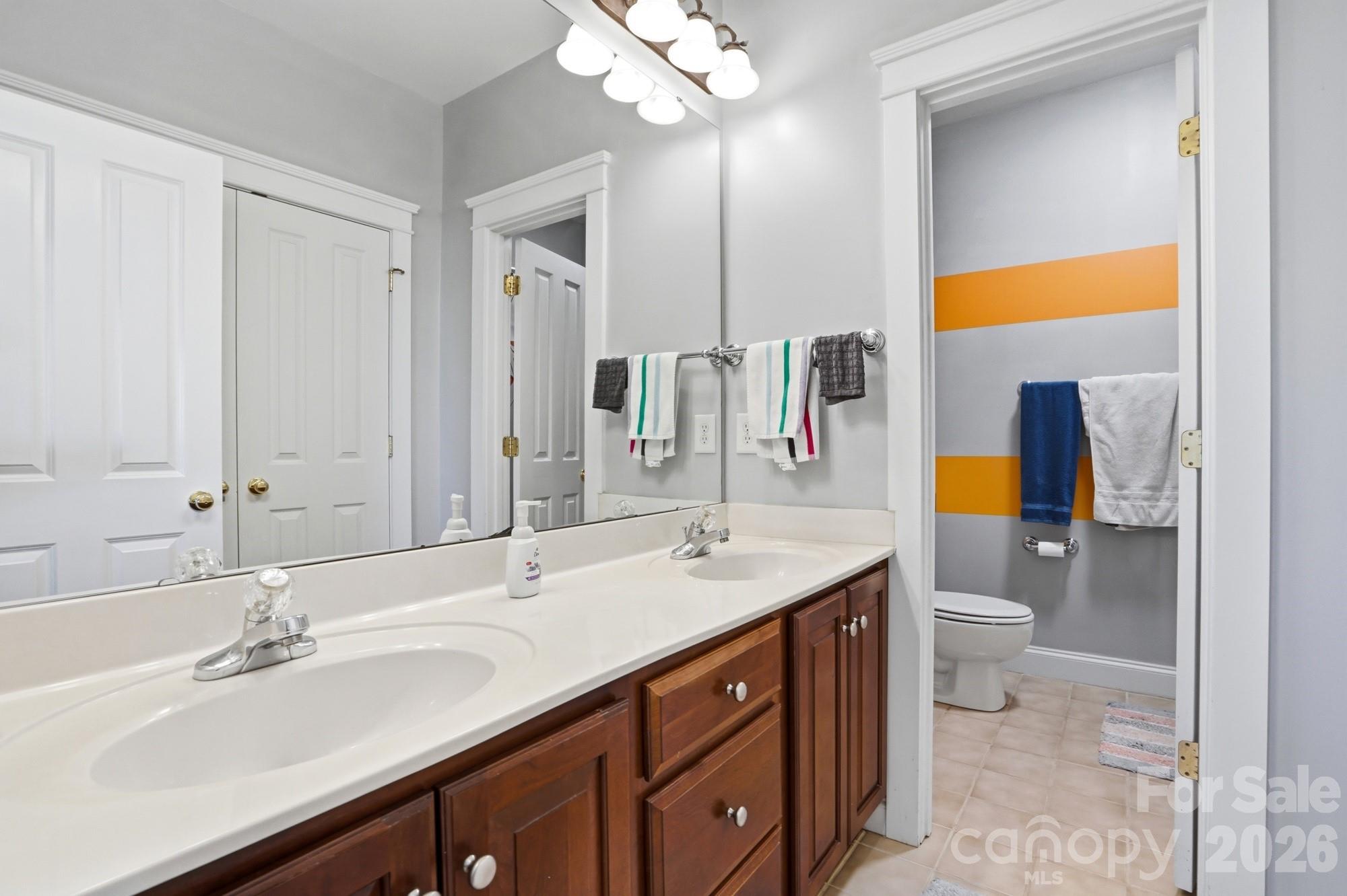 10238 Edgecliff Road — Huntersville