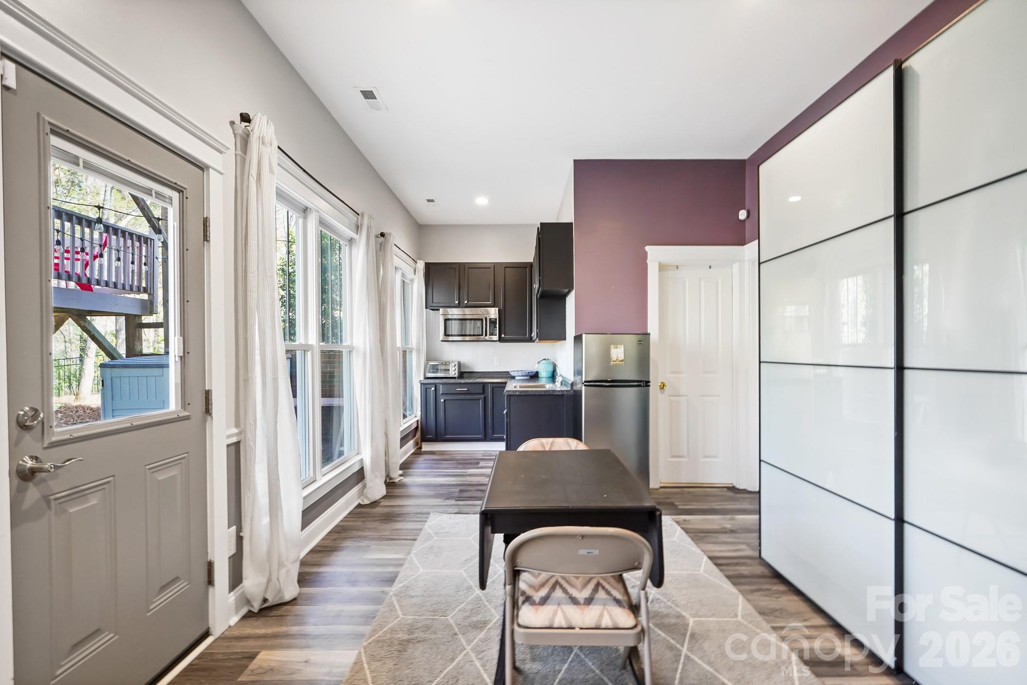 10238 Edgecliff Road — Huntersville