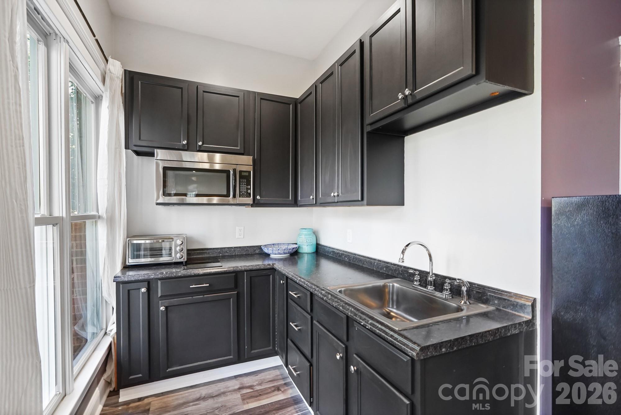 10238 Edgecliff Road — Huntersville