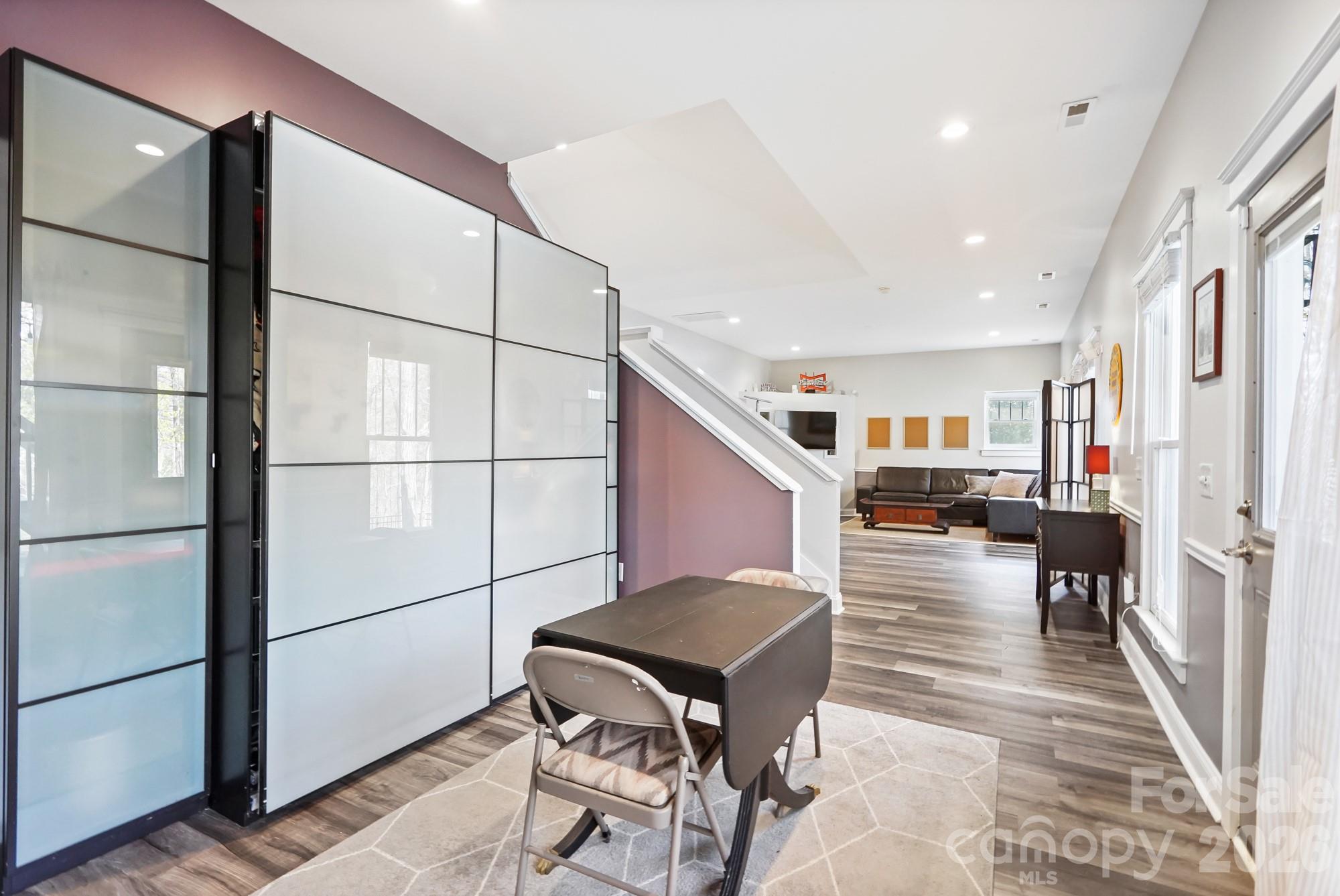 10238 Edgecliff Road — Huntersville